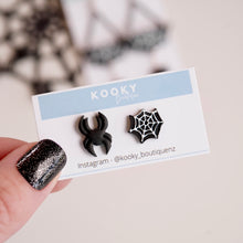 Load image into Gallery viewer, Spiders & Spider Web Earrings