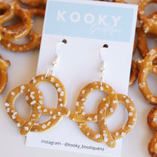 Load image into Gallery viewer, Pretzel Earrings