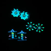 Load image into Gallery viewer, Swing Ride Earrings