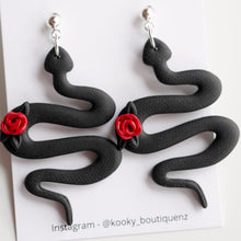 Load image into Gallery viewer, Snake Earrings