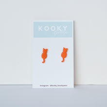 Load image into Gallery viewer, Sitting Cat Earrings