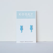 Load image into Gallery viewer, Sitting Cat Earrings