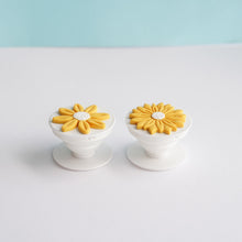 Load image into Gallery viewer, Phone Pop Socket - Into the Garden