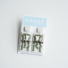 Load image into Gallery viewer, Chain Of Hearts Earrings