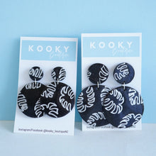 Load image into Gallery viewer, Monstera Print Earrings