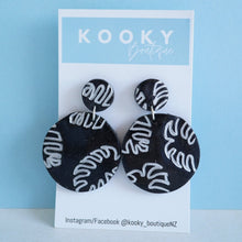 Load image into Gallery viewer, Monstera Print Earrings