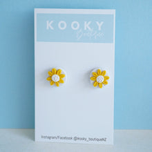 Load image into Gallery viewer, Single Sunflower Earrings