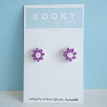 Load image into Gallery viewer, Single Sunflower Earrings