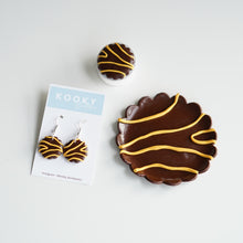 Load image into Gallery viewer, Squiggle Biscuit Earrings