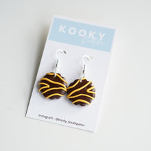 Load image into Gallery viewer, Squiggle Biscuit Earrings