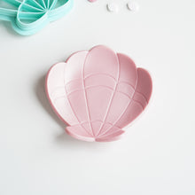 Load image into Gallery viewer, Trinket Dish - Shell