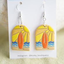 Load image into Gallery viewer, Surfs Up Earrings