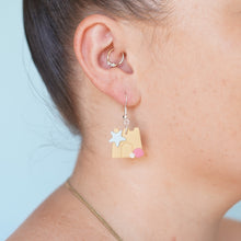 Load image into Gallery viewer, Sandcastle Earrings