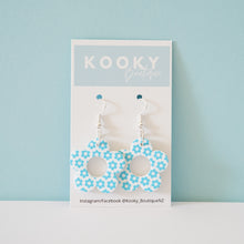 Load image into Gallery viewer, Flower Earrings