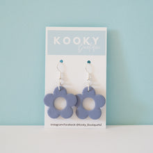 Load image into Gallery viewer, Flower Earrings
