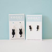 Load image into Gallery viewer, Sitting Cat Earrings