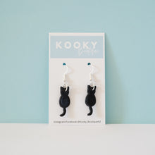 Load image into Gallery viewer, Sitting Cat Earrings