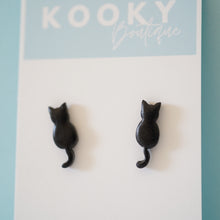 Load image into Gallery viewer, Sitting Cat Earrings