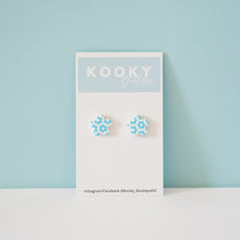 Load image into Gallery viewer, Flower Earrings