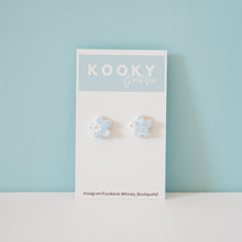 Load image into Gallery viewer, Flower Earrings