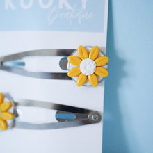 Load image into Gallery viewer, Sunflower Hair Clips