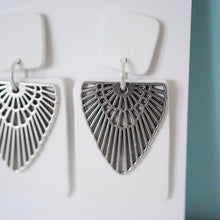 Load image into Gallery viewer, Cleo Earrings
