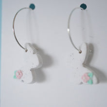 Load image into Gallery viewer, Butterfly Flower Earrings