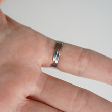 Load image into Gallery viewer, 100s & 1000s Biscuit Ring