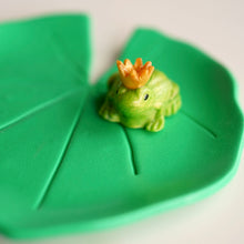Load image into Gallery viewer, Trinket Dish - Fantasy II
