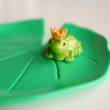 Load image into Gallery viewer, Trinket Dish - Fantasy II
