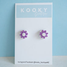 Load image into Gallery viewer, Single Sunflower Earrings
